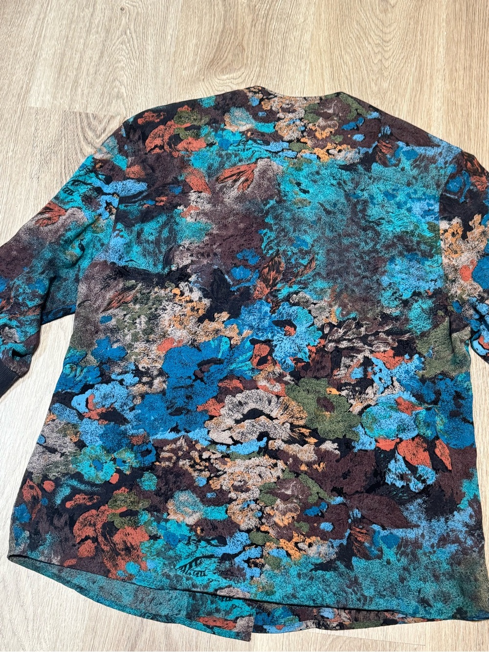 Women's Multi-Color Patterned Button-Up Shirt - Picture 5 of 9